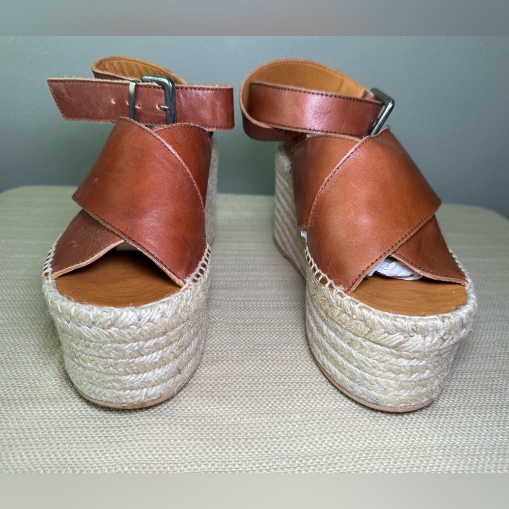 ALOHAS Sandals Vegas Camel Sz 8.5